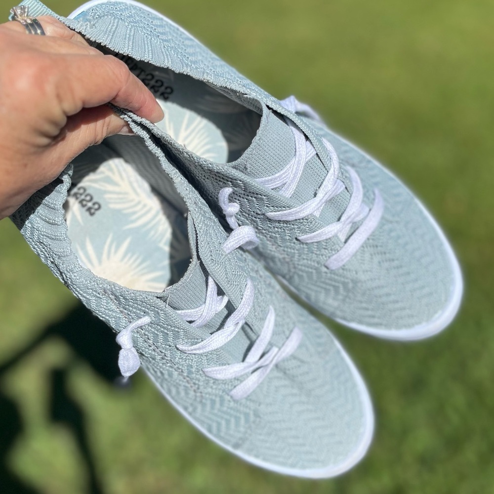 Dept 222 “Julie” Knit Sneakers – Light Sage Green Stretch Slip-Ons (Size 9.5M)